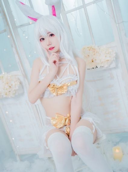 电影《驱魔》_十万网红美女美酱